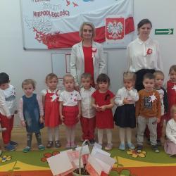 Udział przedszkola w ogólnopolskiej akcji - Szkoła do hymnu