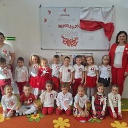 Przedszkole w ogólnopolskiej akcji-SZKOŁA DO HYMNU