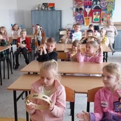 Jagódki i Wiewiórki z wizytą w Szkole Podstawowej nr 1 