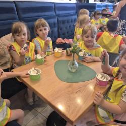 6eab320e 16e9 49c0 811b 9a0c580e7e1e