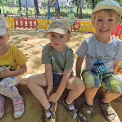 57b244b9 2733 49da 926a F907852fe9d3