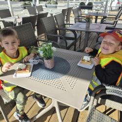 Ed9c993f 4764 4004 A405 2d3ae5d3d254