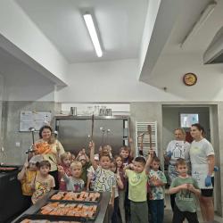 Wiewiórki z wizytą w przedszkolnej kuchni 