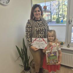 Zuzanna Śniady na konkursie piosenki patriotycznej 