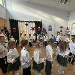 0afee8a2 98ec 42e8 8bef A73eaf704e74